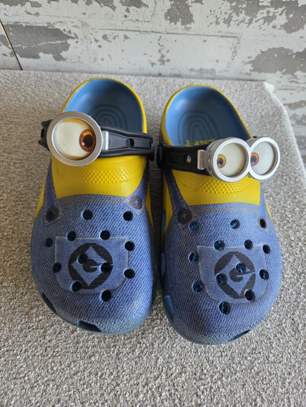 Crocs Kids Minions Classic Clog Shoes J5 Blue Yellow
